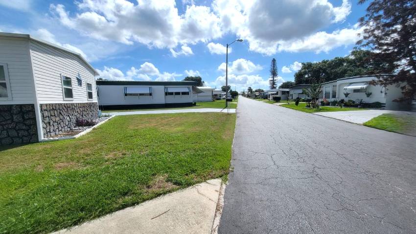 181 Juniper Dr. West a Dundee, FL Mobile or Manufactured Home for Sale